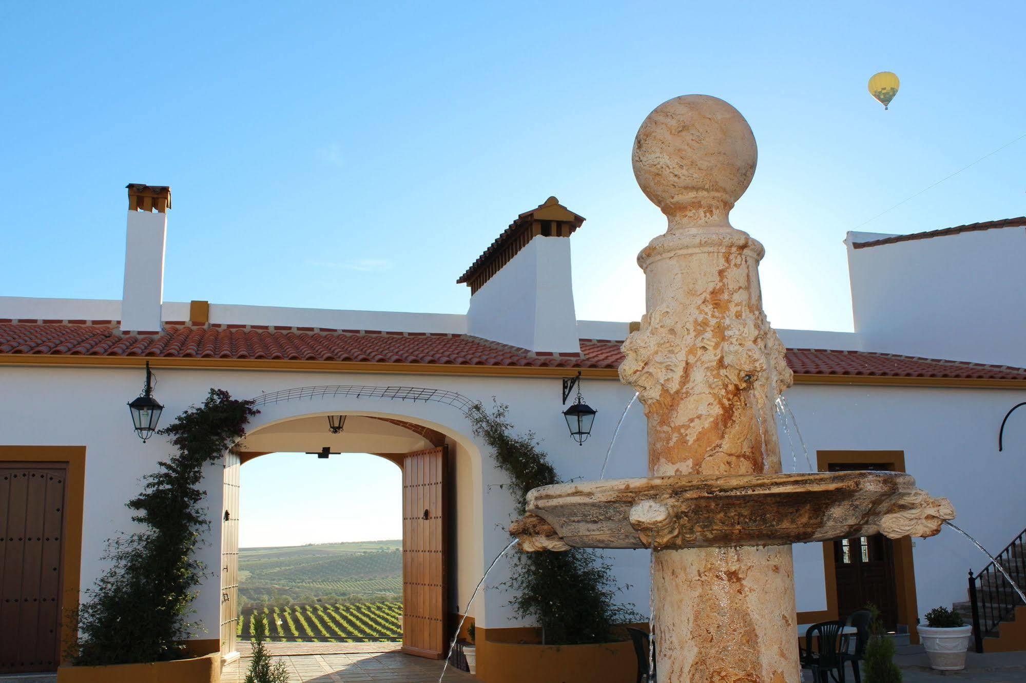 Hotel Bodega El Moral Ribera del Fresno Екстер'єр фото